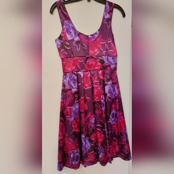 Floral Dress - Picture 3 of 4